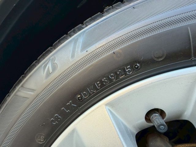 1.6L行家皮椅版｜便宜代步車 空間很大 接送小孩方便 ｜輪胎還有八成新｜【車頂行李架】【胎壓偵測】  第18張相片