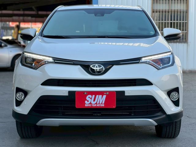 RAV4 2.0L 尊爵版｜里程只跑7.8萬公里｜原廠保養車況超美｜【主駕電動椅】【定速】【車道偏移警示】  第2張相片