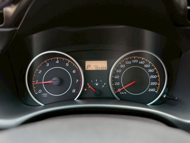 七人座經典版｜加裝定速 開長途更輕鬆｜經典好車 里程跑10萬出頭 |【倒車雷達】【定速】【電動後視鏡】  第9張相片