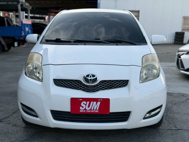 YARIS G Smart版｜ｉ-key可愛小鴨可以輕鬆在城市穿梭｜【恆溫空調】【電動後視鏡】【倒車雷達＋顯影】  第2張相片