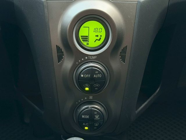 YARIS G Smart版｜ｉ-key可愛小鴨可以輕鬆在城市穿梭｜【恆溫空調】【電動後視鏡】【倒車雷達＋顯影】  第12張相片