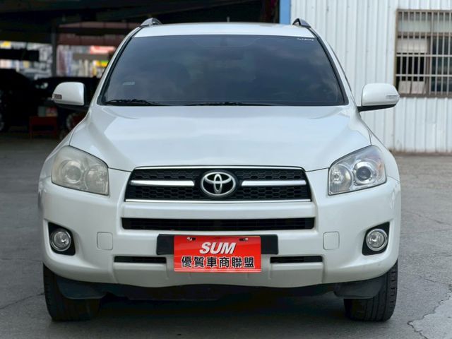 RAV4 E版｜里程只跑14萬 平均一年跑8千多公里｜後座傾倒可以平整化｜【定速】【雙區恆溫空調】【電動椅】  第2張相片