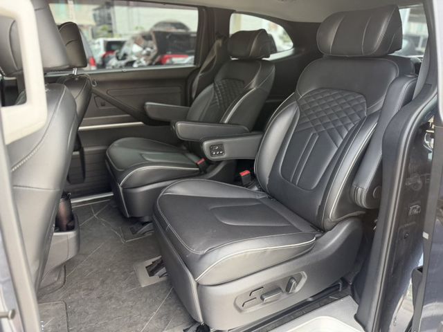 Custin GLT-B VIP原廠保養、保固｜只跑２萬多公里 保養紀錄清楚透明｜【電尾門】【後座電動椅】  第16張相片