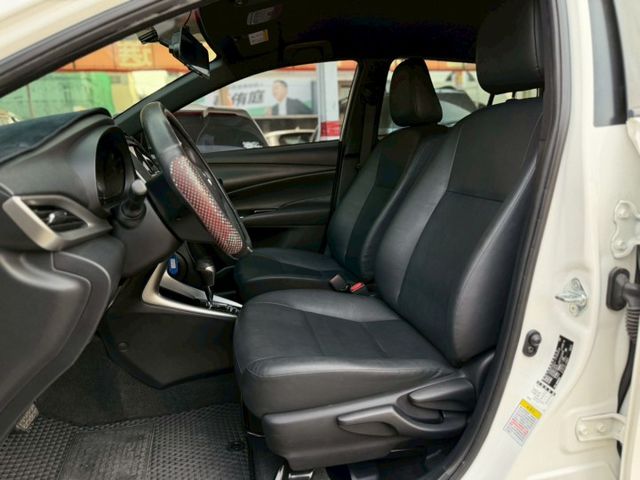 經典版小鴨｜加裝胎壓偵測及倒車顯影｜前車主因為使用很少 所以售出｜【LED日行燈】【電動後視鏡】  第15張相片