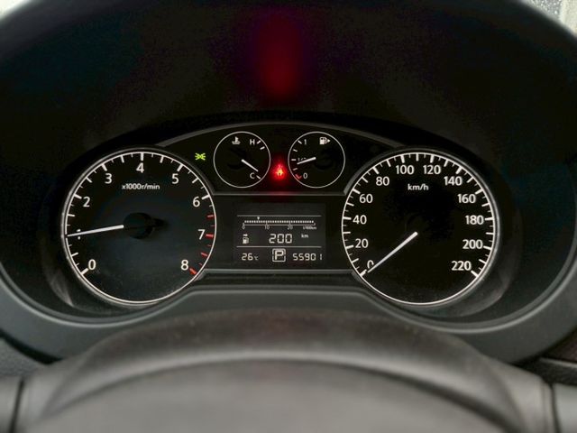 一手車TIIDA J版｜時尚外型 內裝乾淨外觀漂亮｜【盲點偵測】【抬頭顯示器】【倒車顯影】  第9張相片