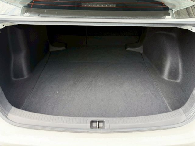 ALTIS 汽油豪華版｜經典代步好車 保養簡單便宜｜安全配備齊全 【ACC跟車系統】【AEB自動緊急煞車】【胎壓偵測】  第17張相片