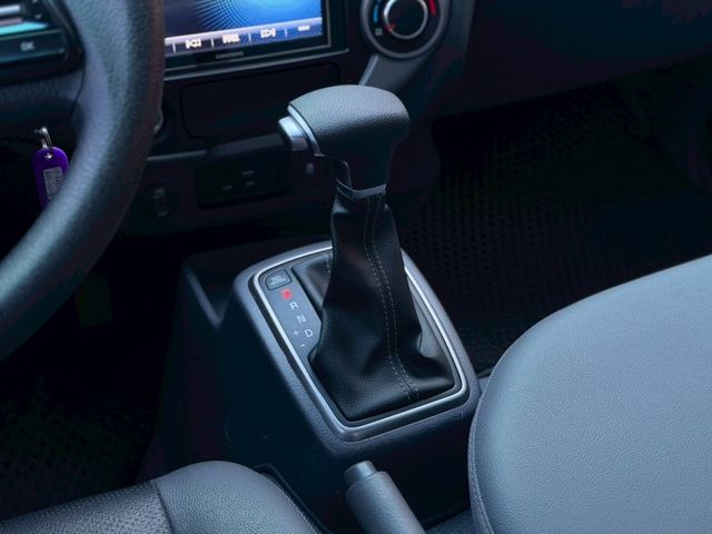 【自排】雙廂柴油+升降尾門｜車內維持真的漂亮 沒有菸味｜【倒車顯影】【升降尾門】  第11張相片