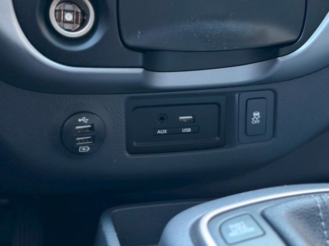 【自排】雙廂柴油+升降尾門｜車內維持真的漂亮 沒有菸味｜【倒車顯影】【升降尾門】  第14張相片
