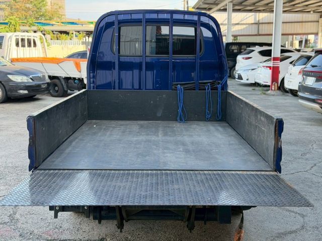 【自排】雙廂柴油+升降尾門｜車內維持真的漂亮 沒有菸味｜【倒車顯影】【升降尾門】  第18張相片