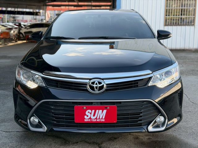 CAMRY 2.0雅緻版｜經典代步房車 空間寬敞｜原廠保養 輪胎也有在顧｜【胎壓偵測】【分區溫控】【倒車雷達】  第3張相片