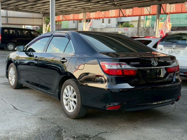 CAMRY 2.0雅緻版｜經典代步房車 空間寬敞｜原廠保養 輪胎也有在顧｜【胎壓偵測】【分區溫控】【倒車雷達】  第7張相片