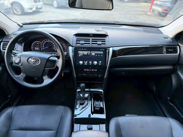 CAMRY 2.0雅緻版｜經典代步房車 空間寬敞｜原廠保養 輪胎也有在顧｜【胎壓偵測】【分區溫控】【倒車雷達】  第8張相片