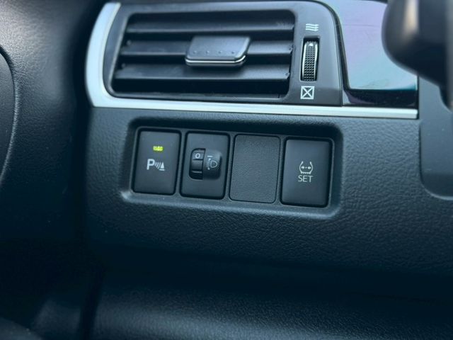 CAMRY 2.0雅緻版｜經典代步房車 空間寬敞｜原廠保養 輪胎也有在顧｜【胎壓偵測】【分區溫控】【倒車雷達】  第13張相片