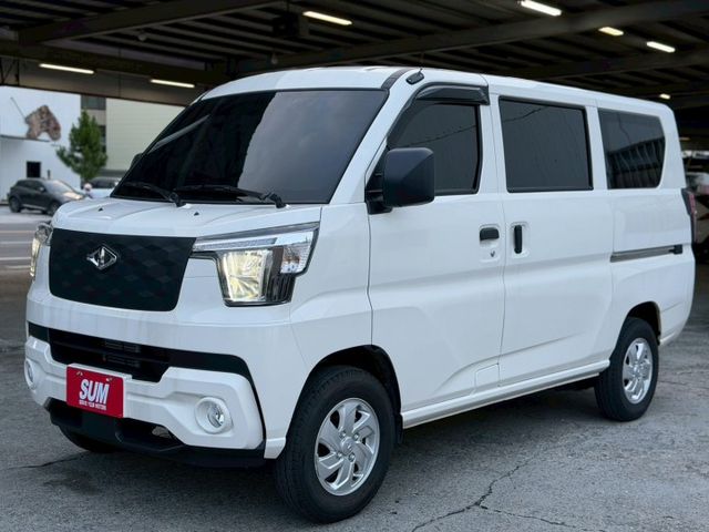 一手J-SPACE 八人尊貴版｜原廠保固＋保養 媲美新車｜車內維持漂亮  第1張相片
