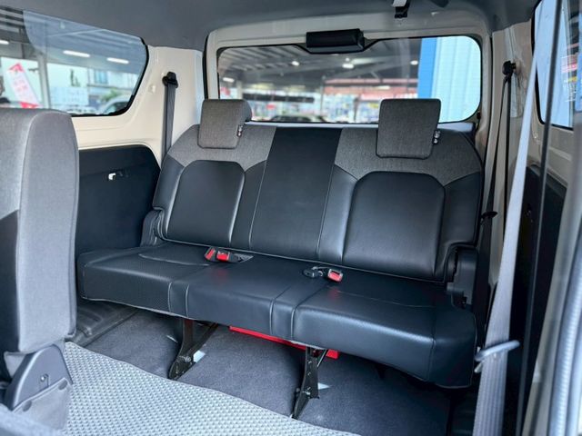 一手J-SPACE 八人尊貴版｜原廠保固＋保養 媲美新車｜車內維持漂亮  第14張相片