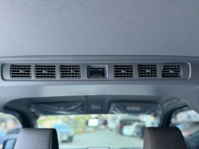 一手J-SPACE 八人尊貴版｜原廠保固＋保養 媲美新車｜車內維持漂亮  第15張相片