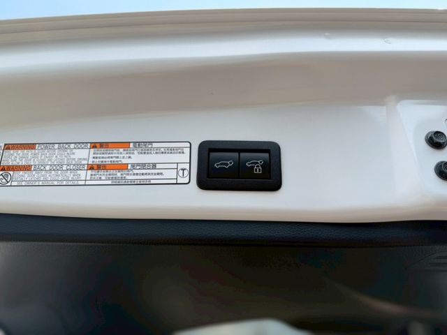 一手油電旗艦版｜都在原廠做保養 固定調胎 有用心在顧車｜【電尾門】【360度環景】【主駕電動椅】  第17張相片