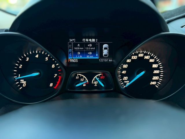 一手車KUGA 1.6L時尚經典型｜平價休旅 配備不馬虎｜【雙區恆溫空調】【電動尾門】【定速】  第9張相片