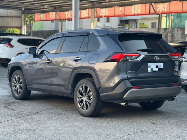 【整備中~賞車請預約】一手車25年式RAV4旗艦版｜新車價117萬 目前里程1.8萬有保證｜現買現省喔～  第4張相片