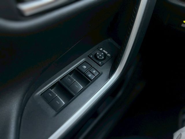 【整備中~賞車請預約】一手車25年式RAV4旗艦版｜新車價117萬 目前里程1.8萬有保證｜現買現省喔～  第15張相片