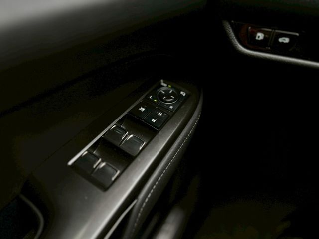 一手好車NX200 豪華版+升級精裝特仕｜出廠資料齊全 車況來源透明｜【雙前電動椅】【分區溫控】【腳踢尾門】  第13張相片