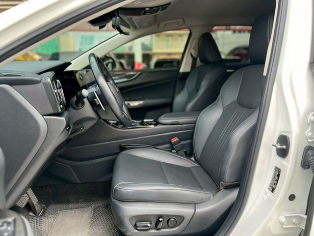 一手好車NX200 豪華版+升級精裝特仕｜出廠資料齊全 車況來源透明｜【雙前電動椅】【分區溫控】【腳踢尾門】  第15張相片