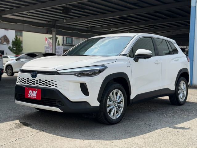 CROSS油電尊爵版｜里程僅跑６千多公里 有保證 原廠保固中｜【ACC跟車系統】【盲點偵測】【360度環景】  第2張相片