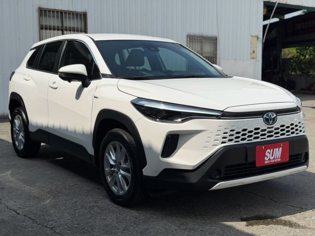 CROSS油電尊爵版｜里程僅跑６千多公里 有保證 原廠保固中｜【ACC跟車系統】【盲點偵測】【360度環景】  第4張相片
