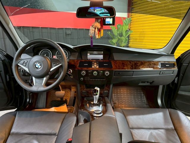 BMW 5-Series Sedan 2008款 523i 黑色  第5張相片