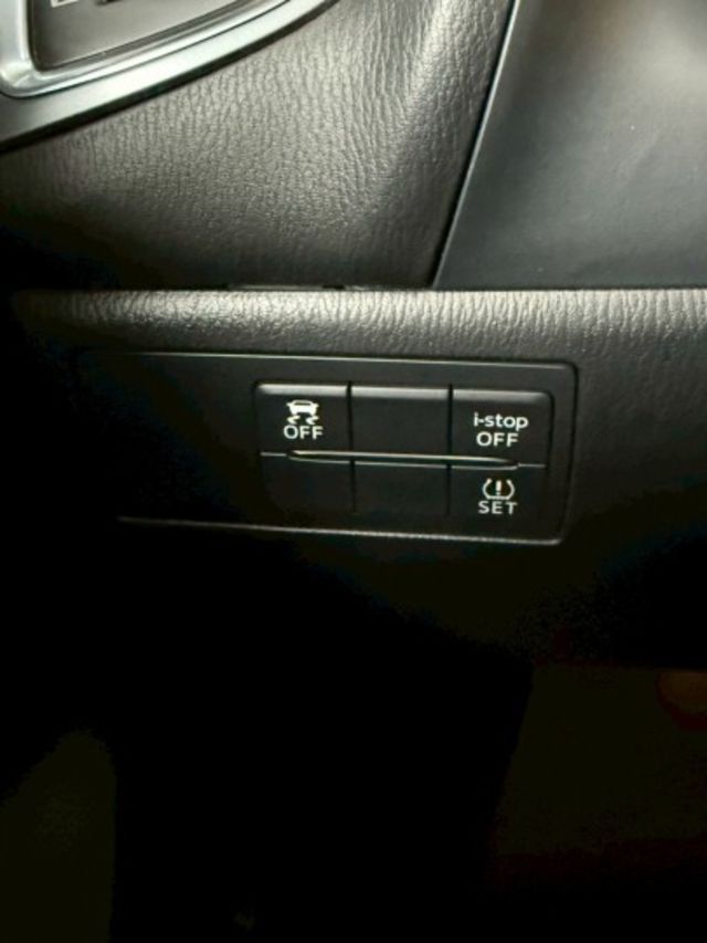 2016年MAZDA 3 四門頂級有盲點 定速 抬顯 電子手煞車!!!!  第10張相片