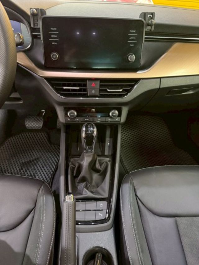 2023年SKODA SCALA1.5 TSI有跟車 里程僅跑1.8萬!!!!!  第12張相片