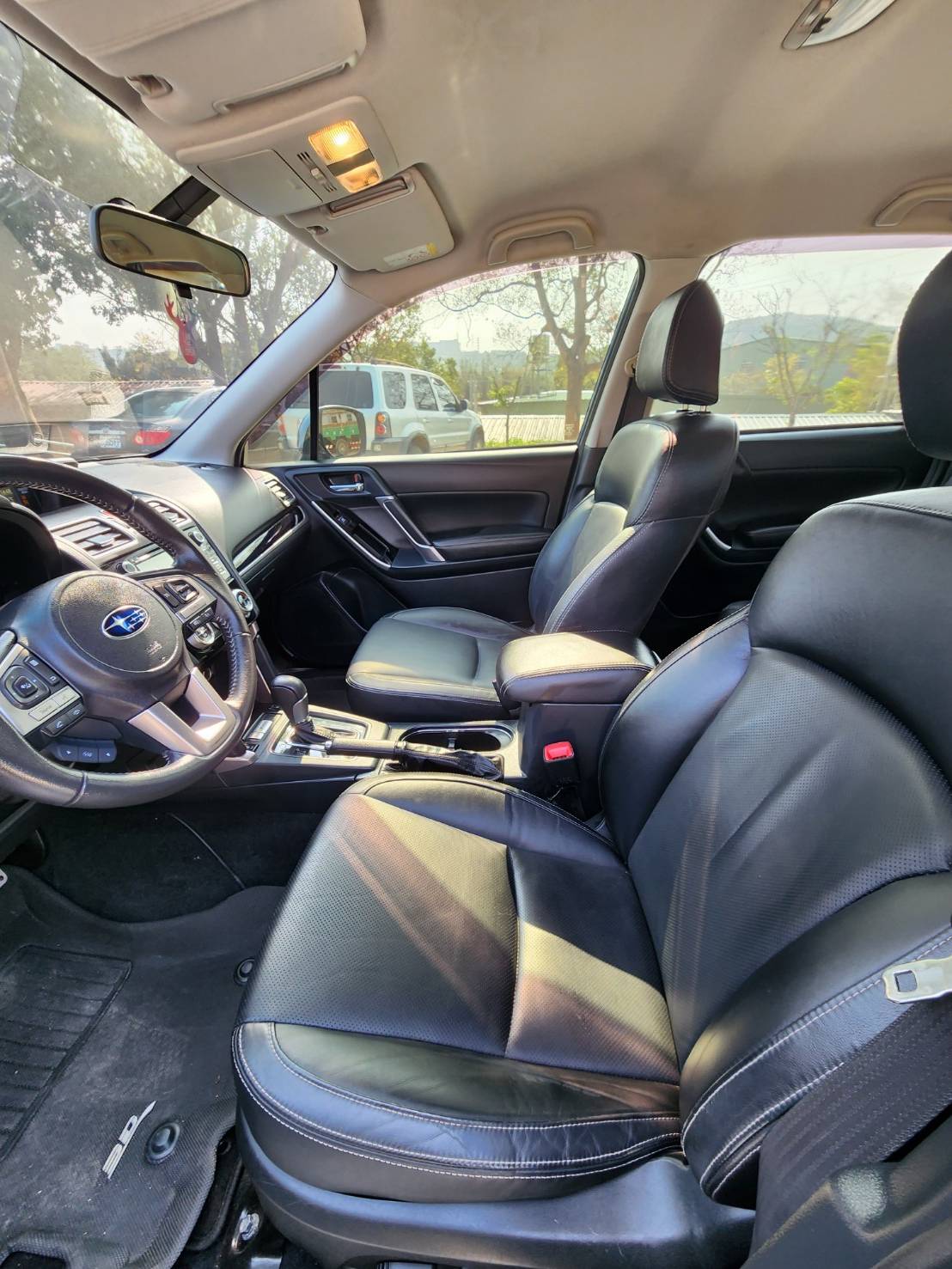 2017 Subaru Forester 2.0   第8張相片