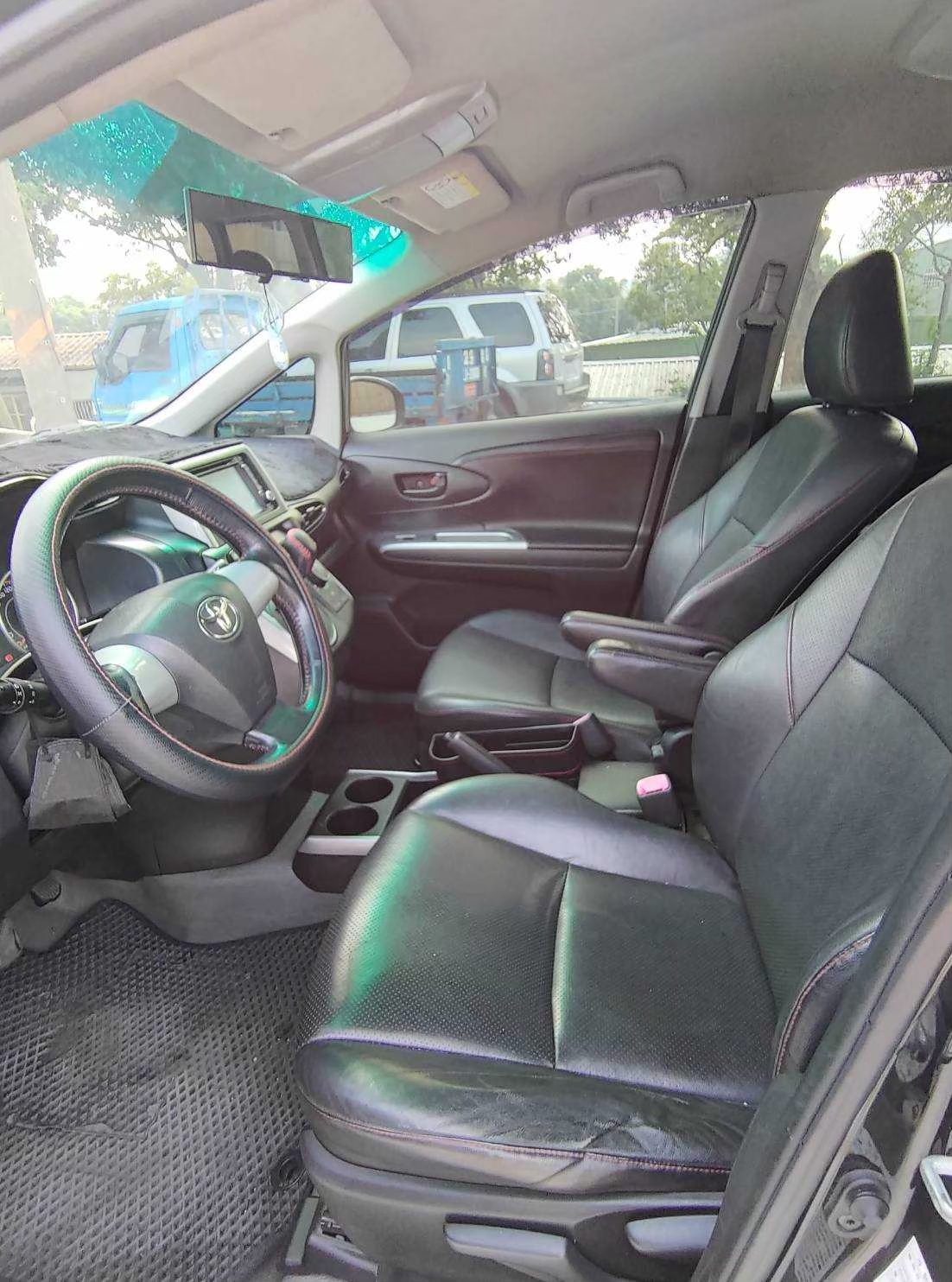 2015 Toyota Wish 經典2.0 黑色  第2張相片