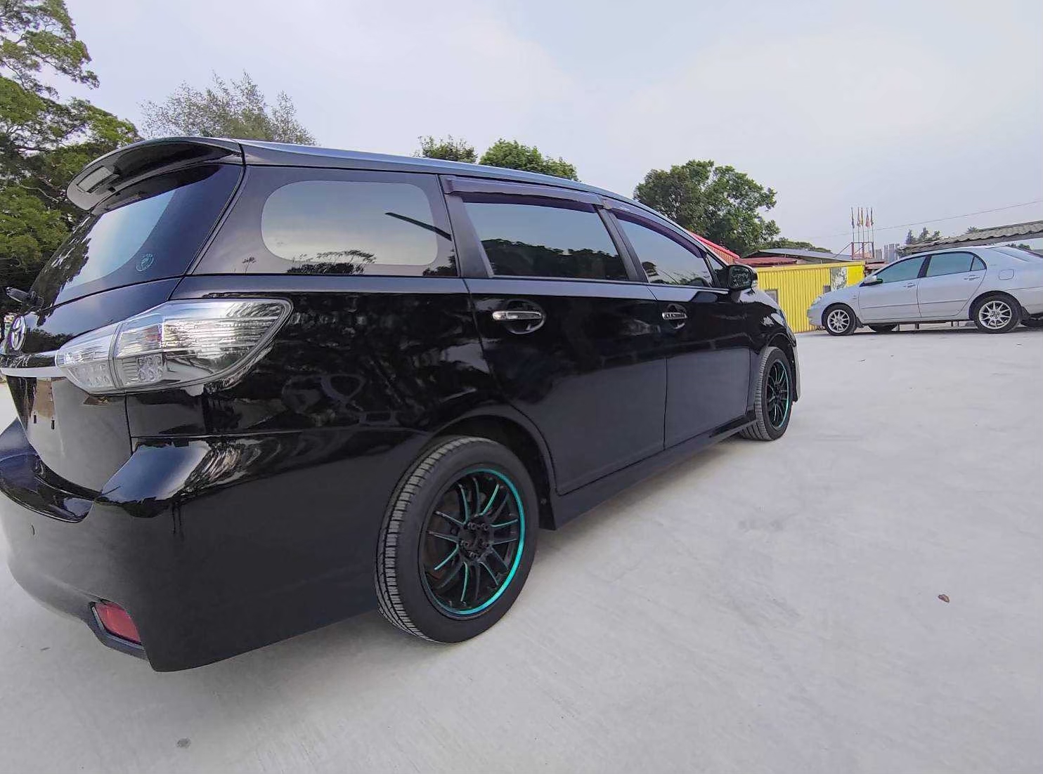 2015 Toyota Wish 經典2.0 黑色  第4張相片