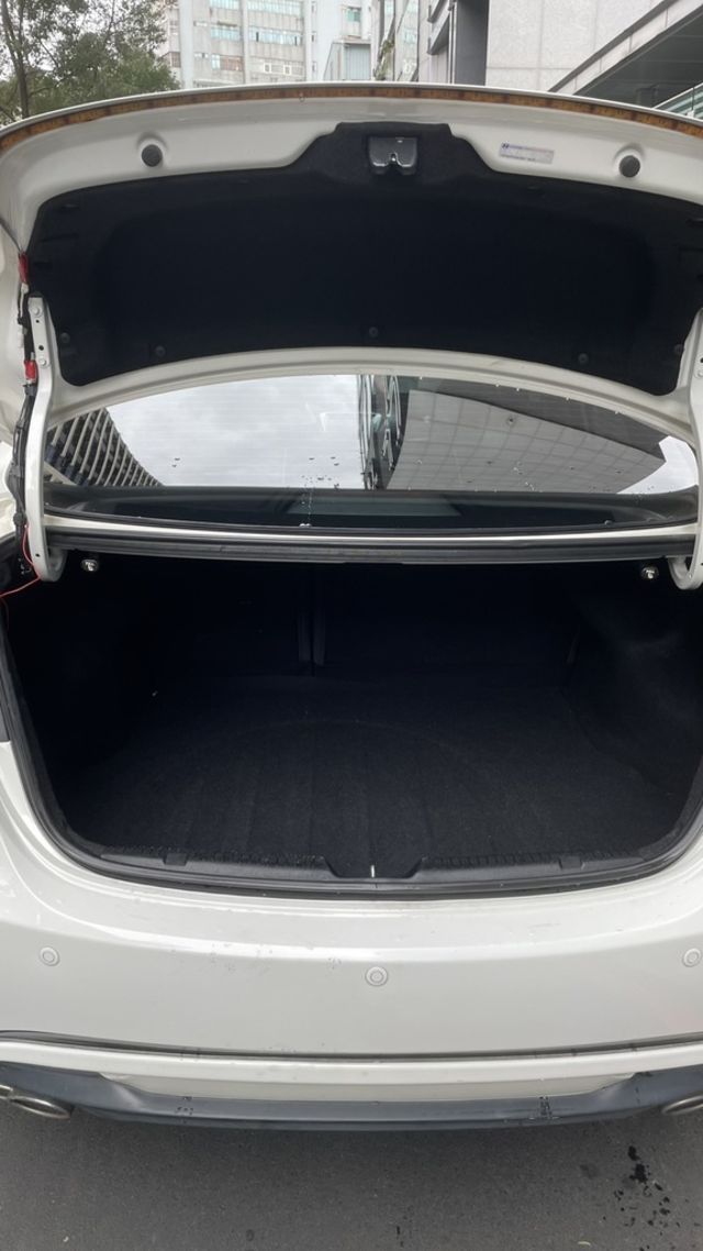 HYUNDAI現代 ELANTRA  第15張相片