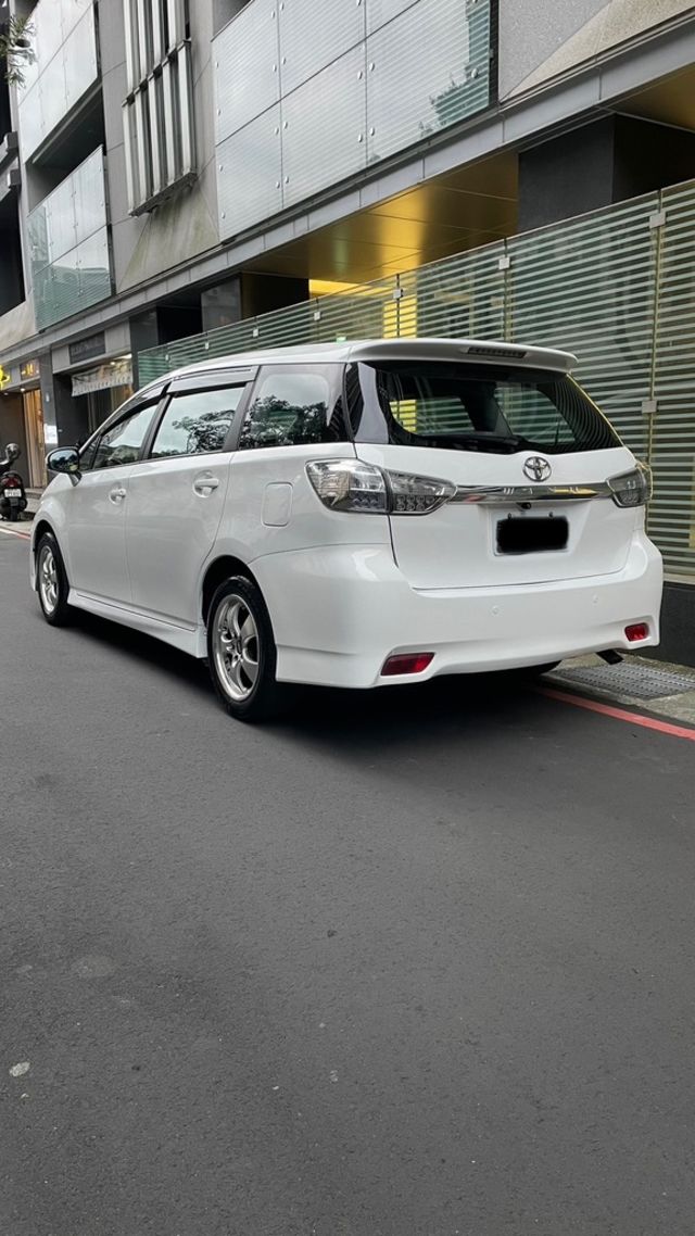 TOYOTA豐田 WISH  第3張相片