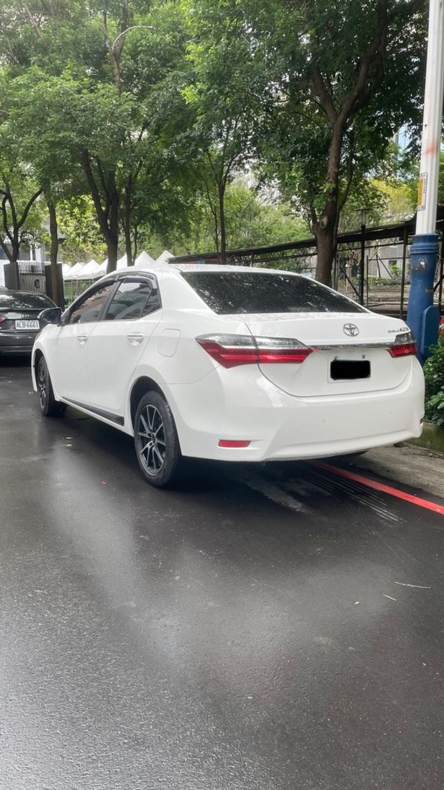 TOYOTA豐田 ALTIS  第2張相片