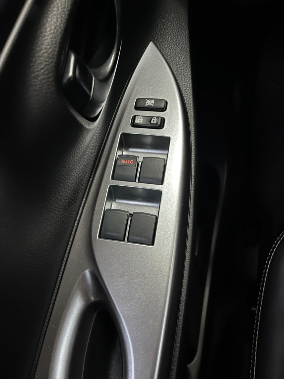 Toyota Yaris1.5豪華   第9張相片
