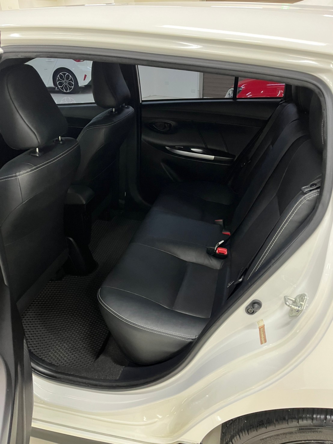Toyota Yaris1.5豪華   第11張相片