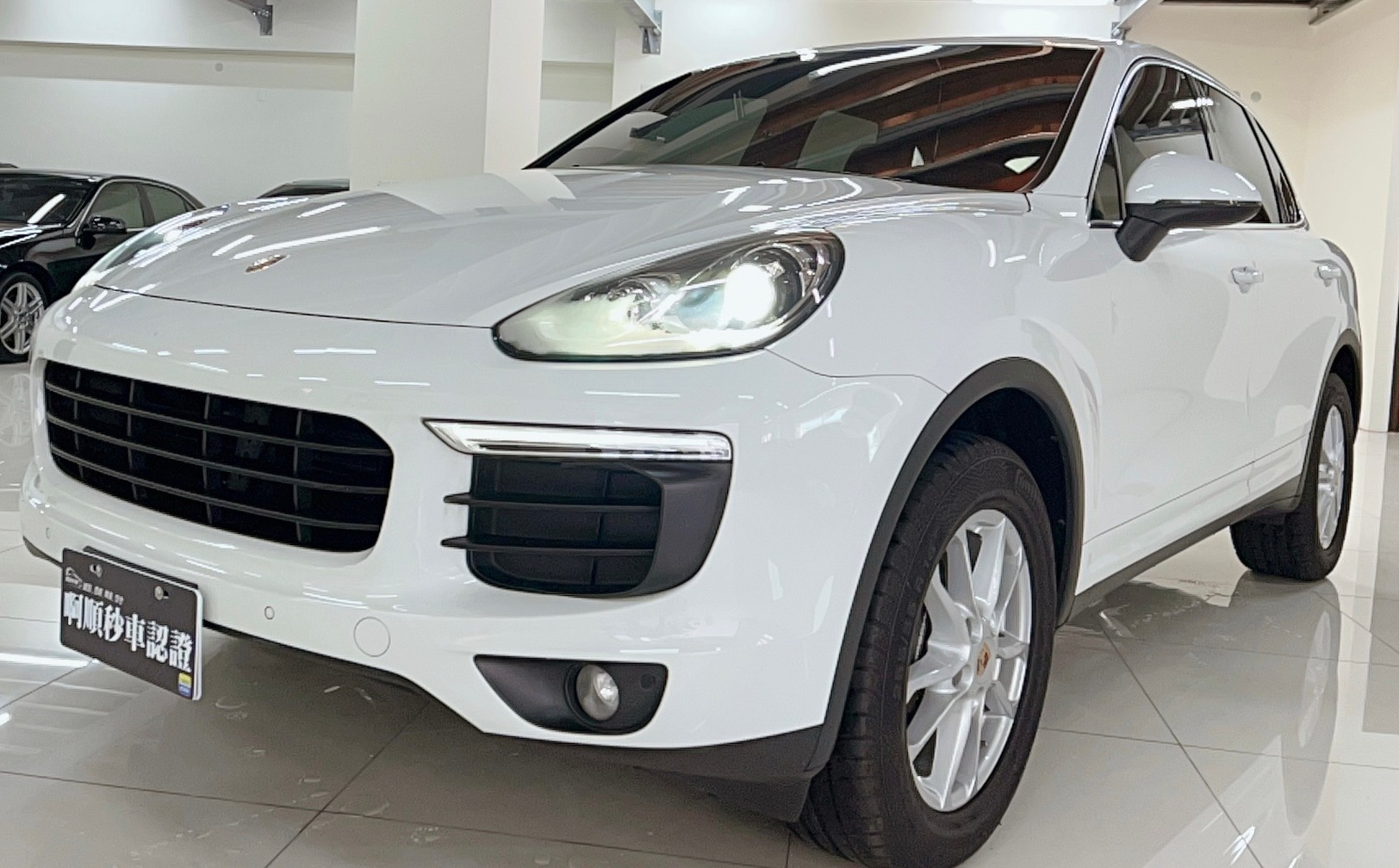 Porsche Cayenne 白金限定版  第1張相片