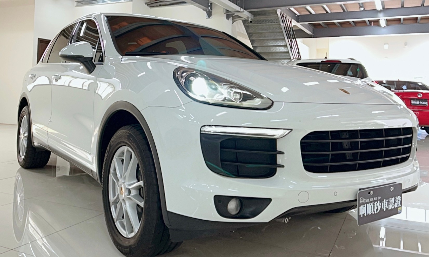 Porsche Cayenne 白金限定版  第3張相片