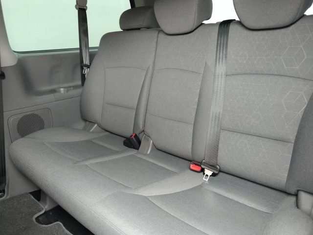 認證美車.8人座.商務.家庭旅遊皆適宜.內外乾淨漂亮  第9張相片