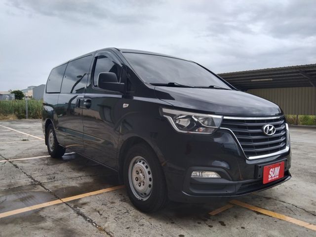 GRAND STAREX  第1張相片