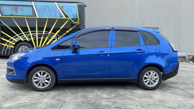 原版件.僅跑3萬多公里.倒車顯影.  第4張相片