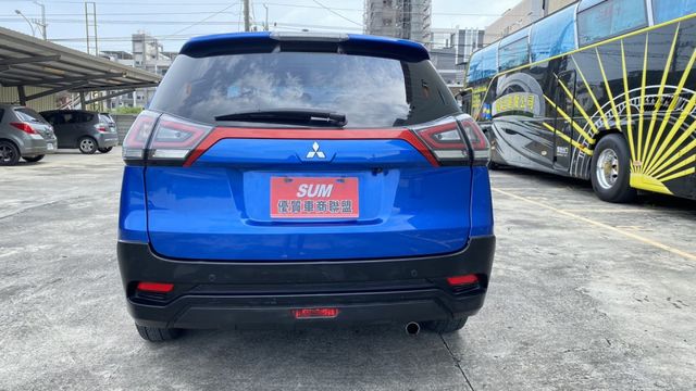 原版件.僅跑3萬多公里.倒車顯影.  第5張相片