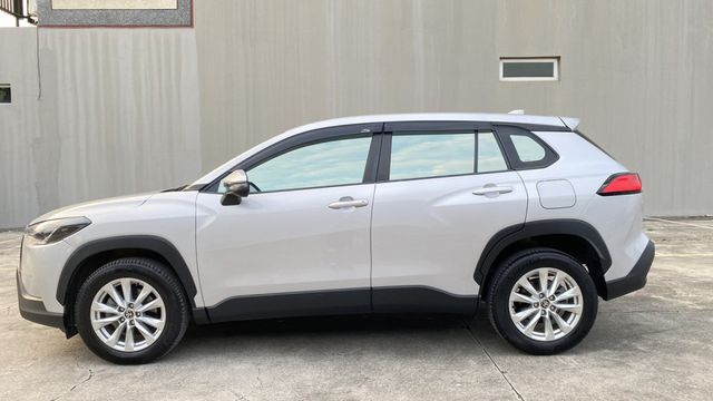 一手車.原版件.豪華版低里程  第4張相片