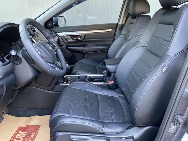 VTI-S版新車價107.9萬電動尾門.行動裝置無線充電.環景.跟車...  第7張相片