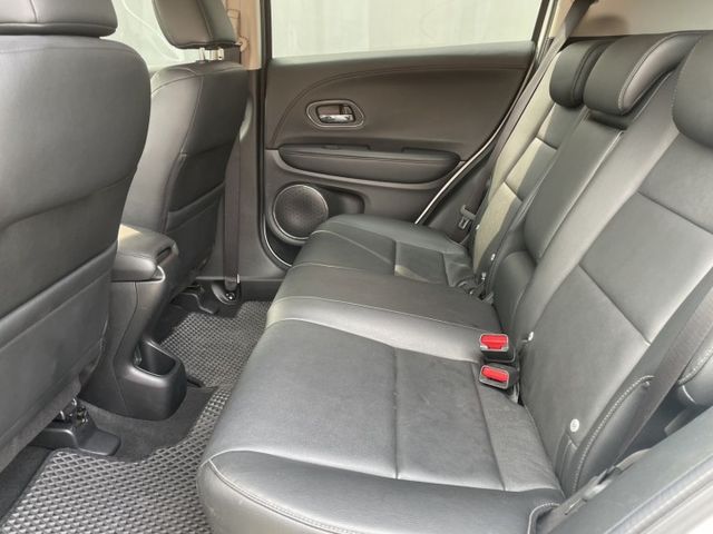 一手車.原版件.僅跑3萬公里.S版頂級車款  第7張相片