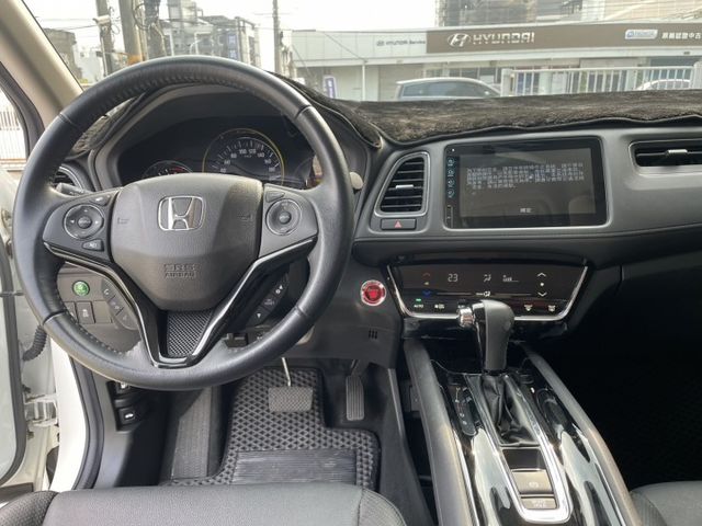 一手車.原版件.僅跑3萬公里.S版頂級車款  第8張相片