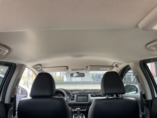 一手車.原版件.僅跑3萬公里.S版頂級車款  第10張相片